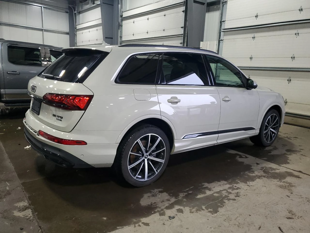 Audi Q7  PREMIUM PLUS | СЕРВИЗНА ИСТОРИЯ| ВИДЕО| ДИСТРОНИК - изображение 3