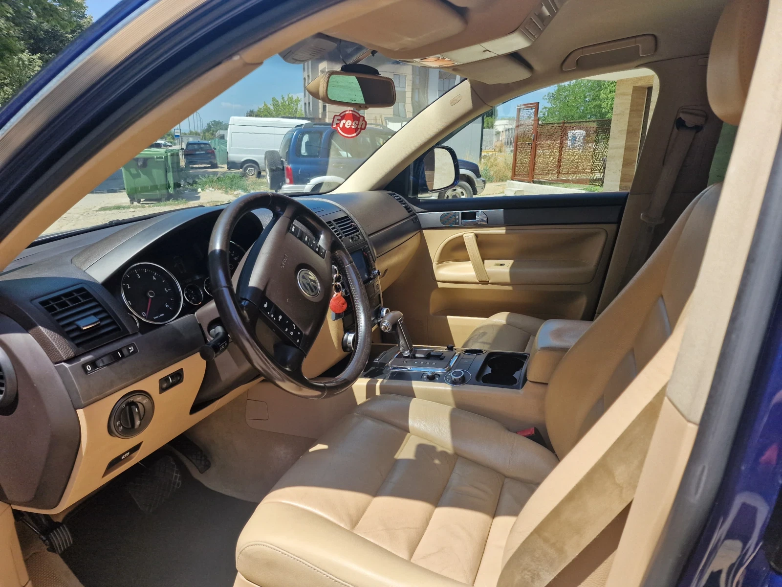 VW Touareg SUV - изображение 6