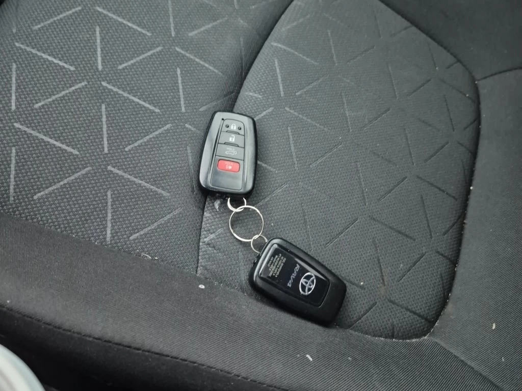 Toyota Rav4 * HYBRID XLE * CARFAX * ��� ������������ ������ | Mobile.bg � ����������� 8