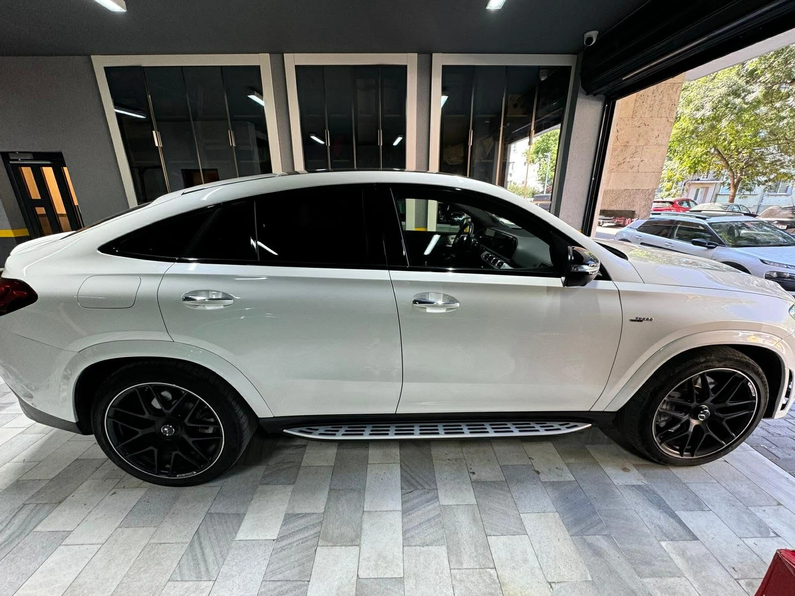 Mercedes-Benz GLE 53 4MATIC COUPE - изображение 7