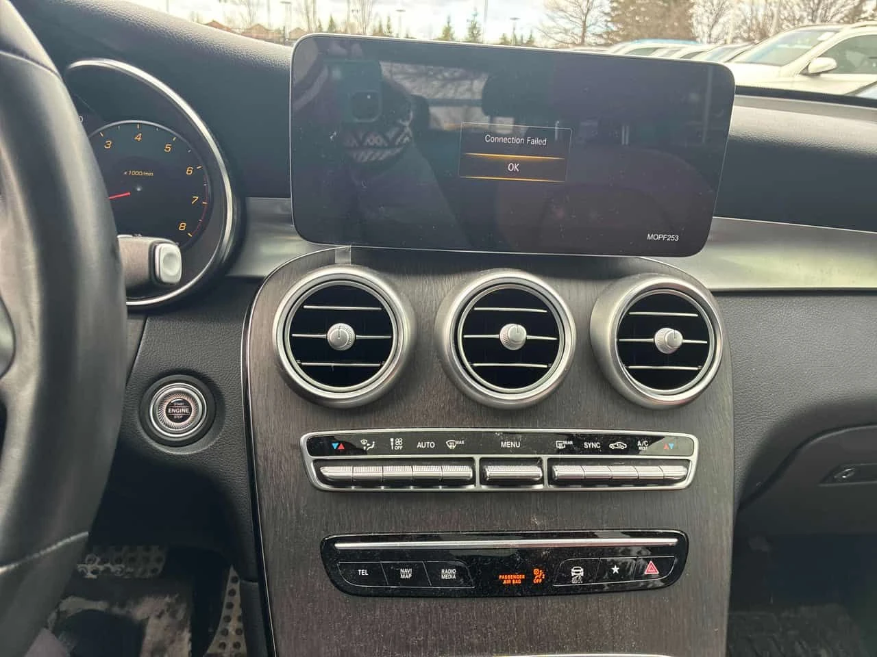 Mercedes-Benz GLC 300 CARFAX/360/ПАНОРАМА/ПОДГРЕВИ, снимка 9 - Автомобили и джипове - 53979482