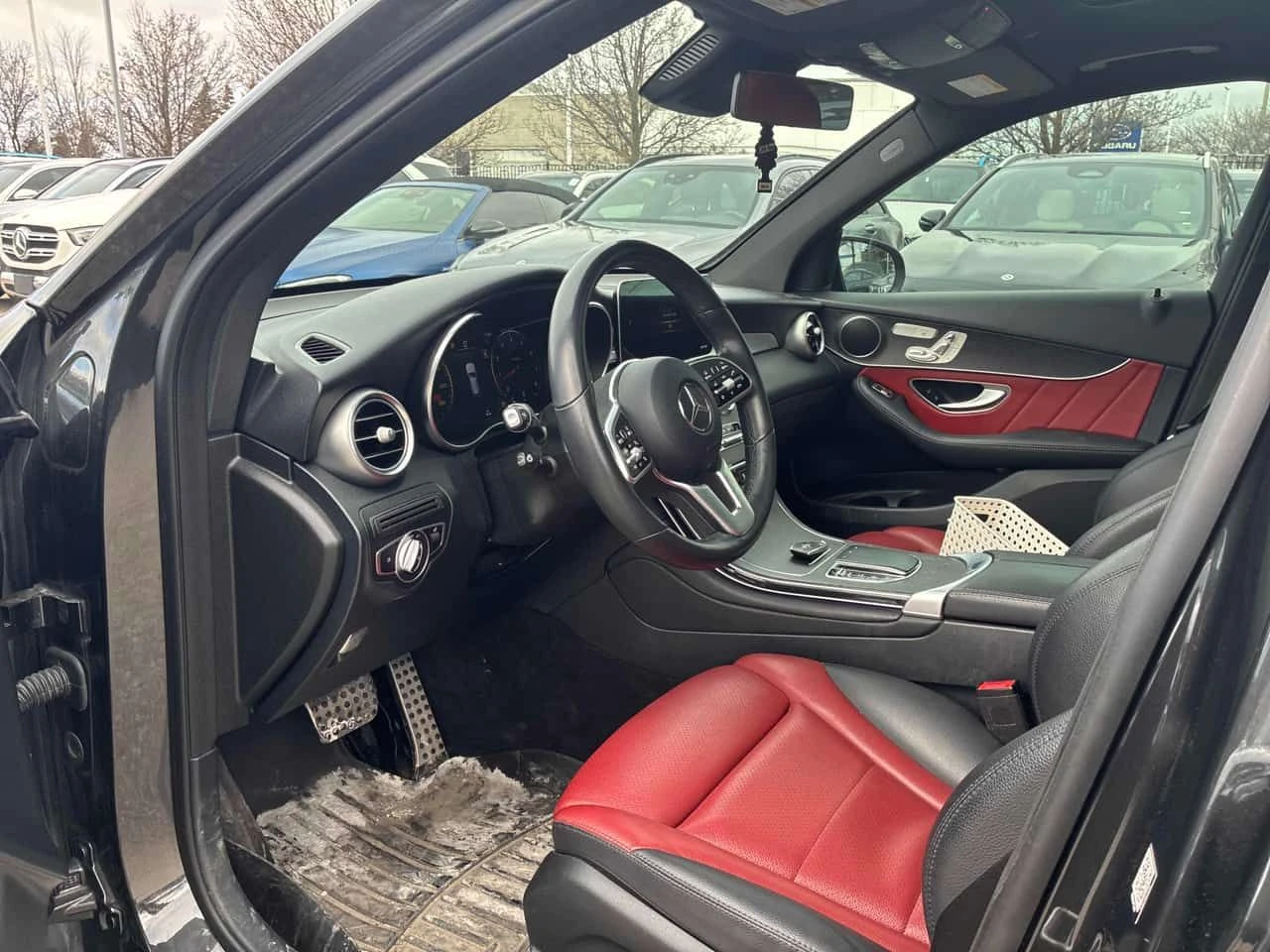 Mercedes-Benz GLC 300 CARFAX/360/ПАНОРАМА/ПОДГРЕВИ, снимка 7 - Автомобили и джипове - 53979482