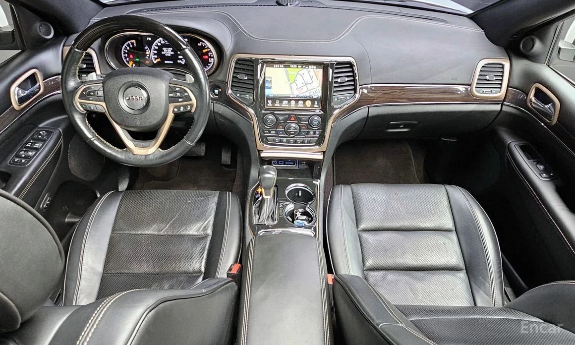 Jeep Grand cherokee OVERLAND* КОЖА* ПОДГРЕВ* ОБДУХВАНЕ* КАМЕРА* НАВИ* , снимка 6 - Автомобили и джипове - 54046664