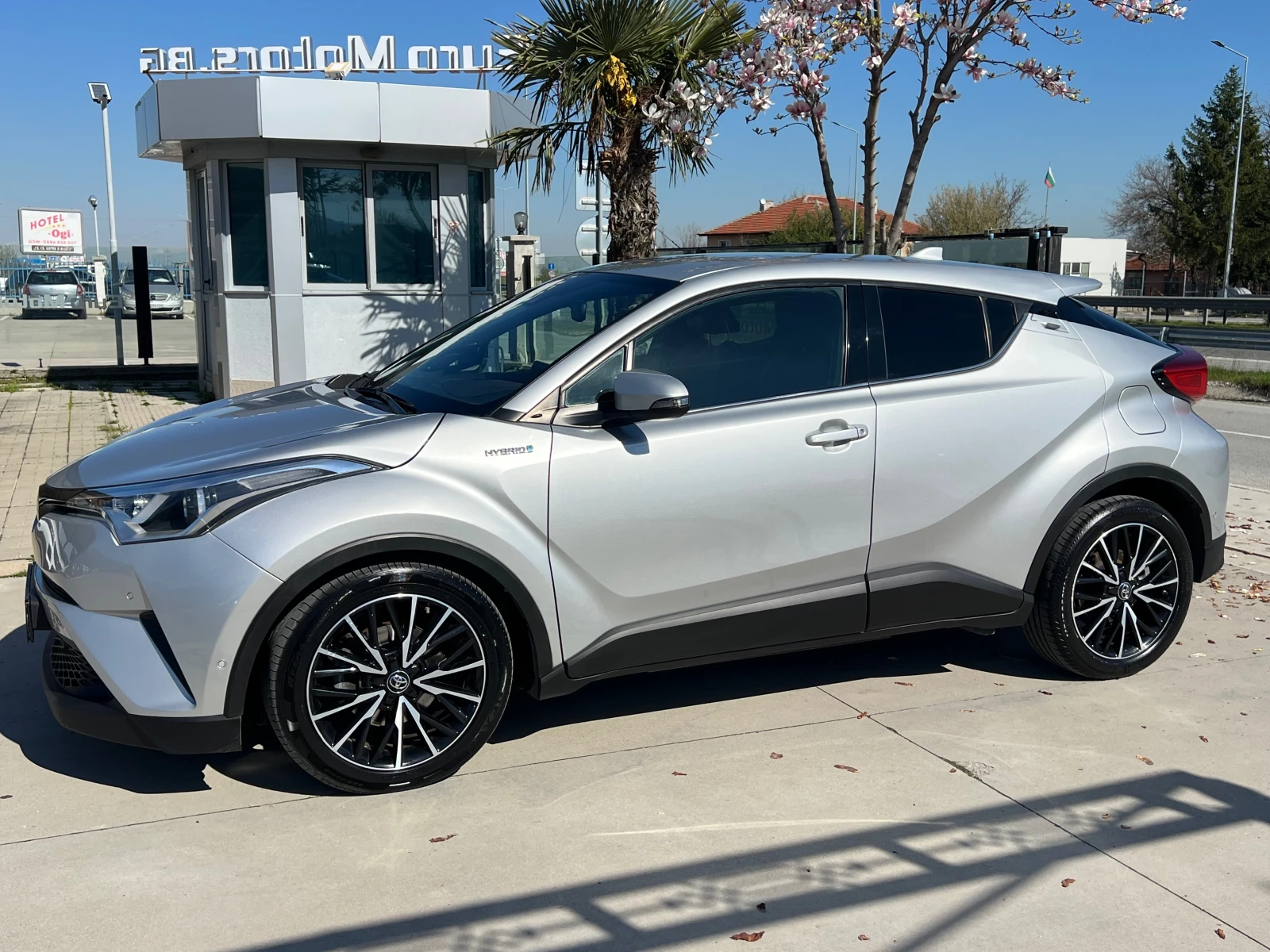 Toyota C-HR 1.8HYBRID, LOUNGE, FULL SERVICE TOYOTA, DISTR, CAM, снимка 7 - Автомобили и джипове - 54114964