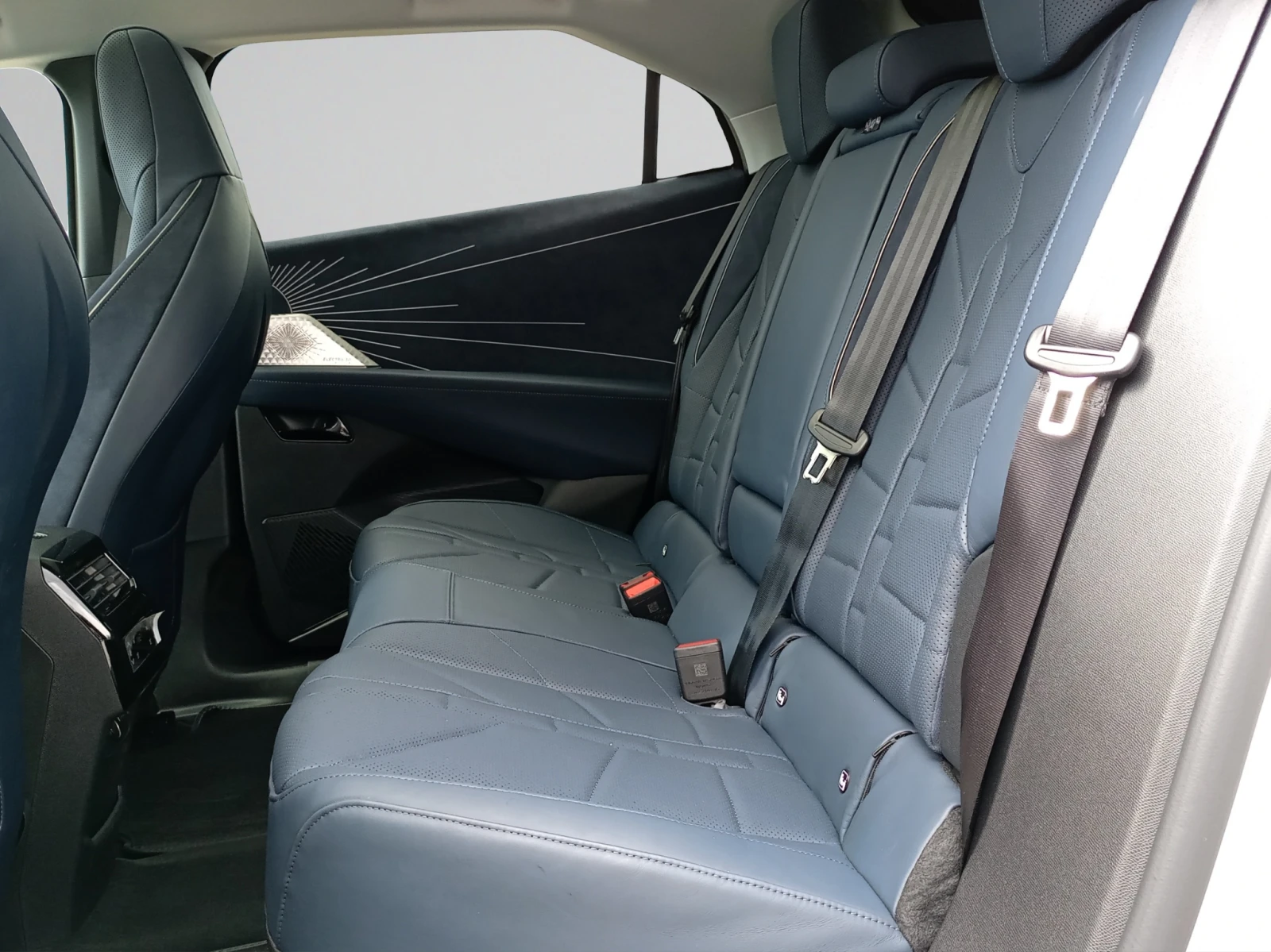 DS DS 9 No8 JULES VERNE ELECTRIC 350 LONG RANGE AWD Automa, снимка 10 - Автомобили и джипове - 54147994