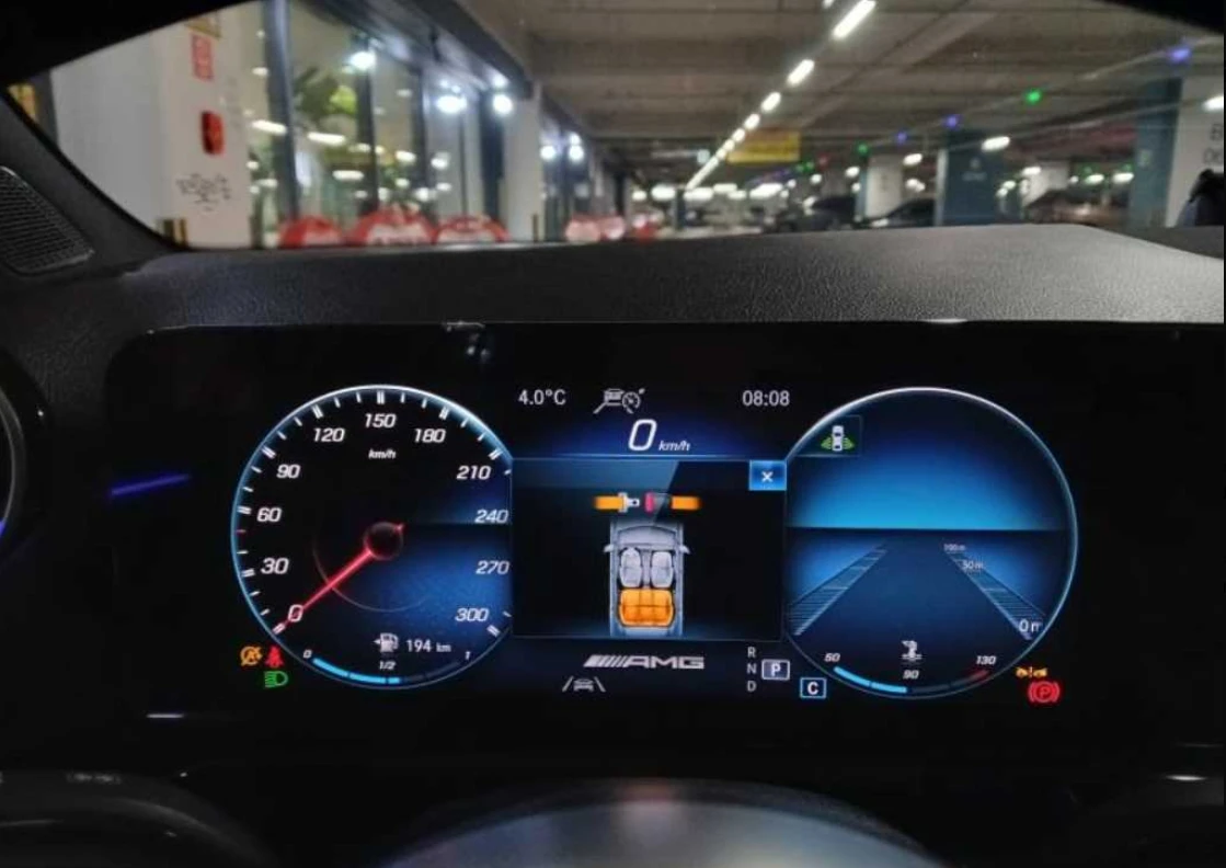 Mercedes-Benz GLA 45 AMG 4MATIC, снимка 8 - Автомобили и джипове - 54630309
