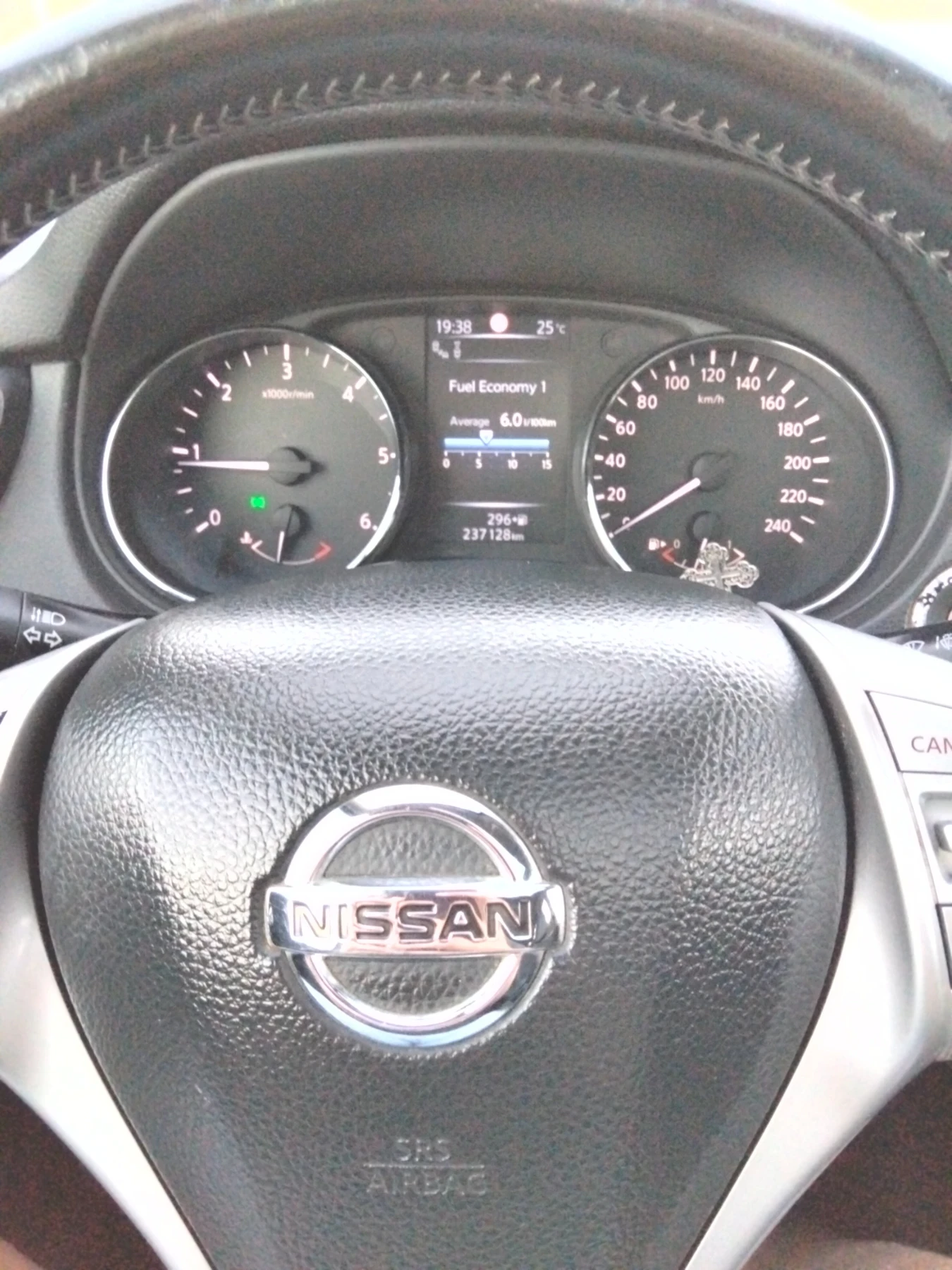 Nissan Qashqai, снимка 2 - Автомобили и джипове - 55994280