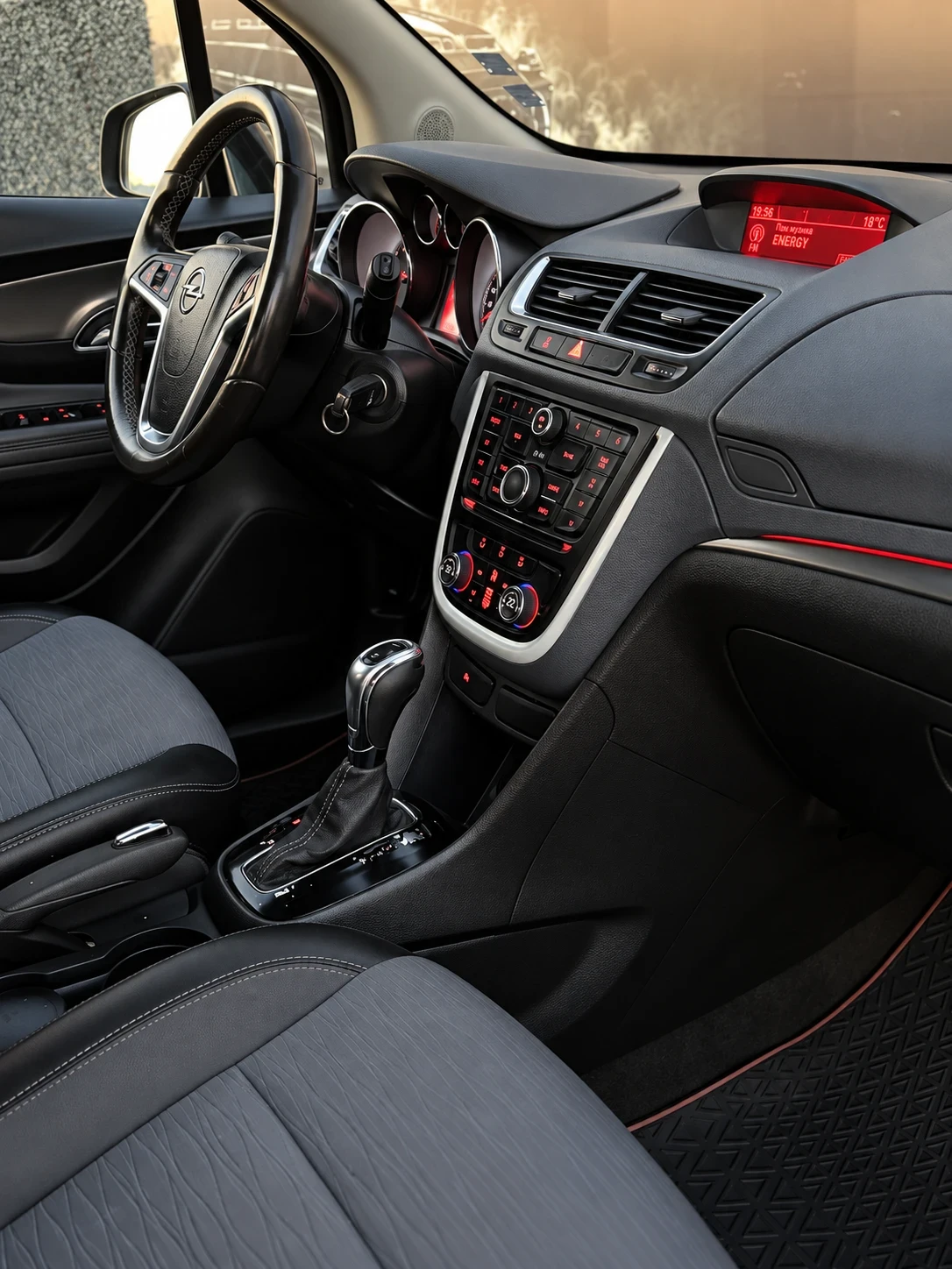 Opel Mokka 1.7CDTI| AUTOMATIC| COSMO| СОБСТВЕН ЛИЗИНГ, снимка 11 - Автомобили и джипове - 56061135