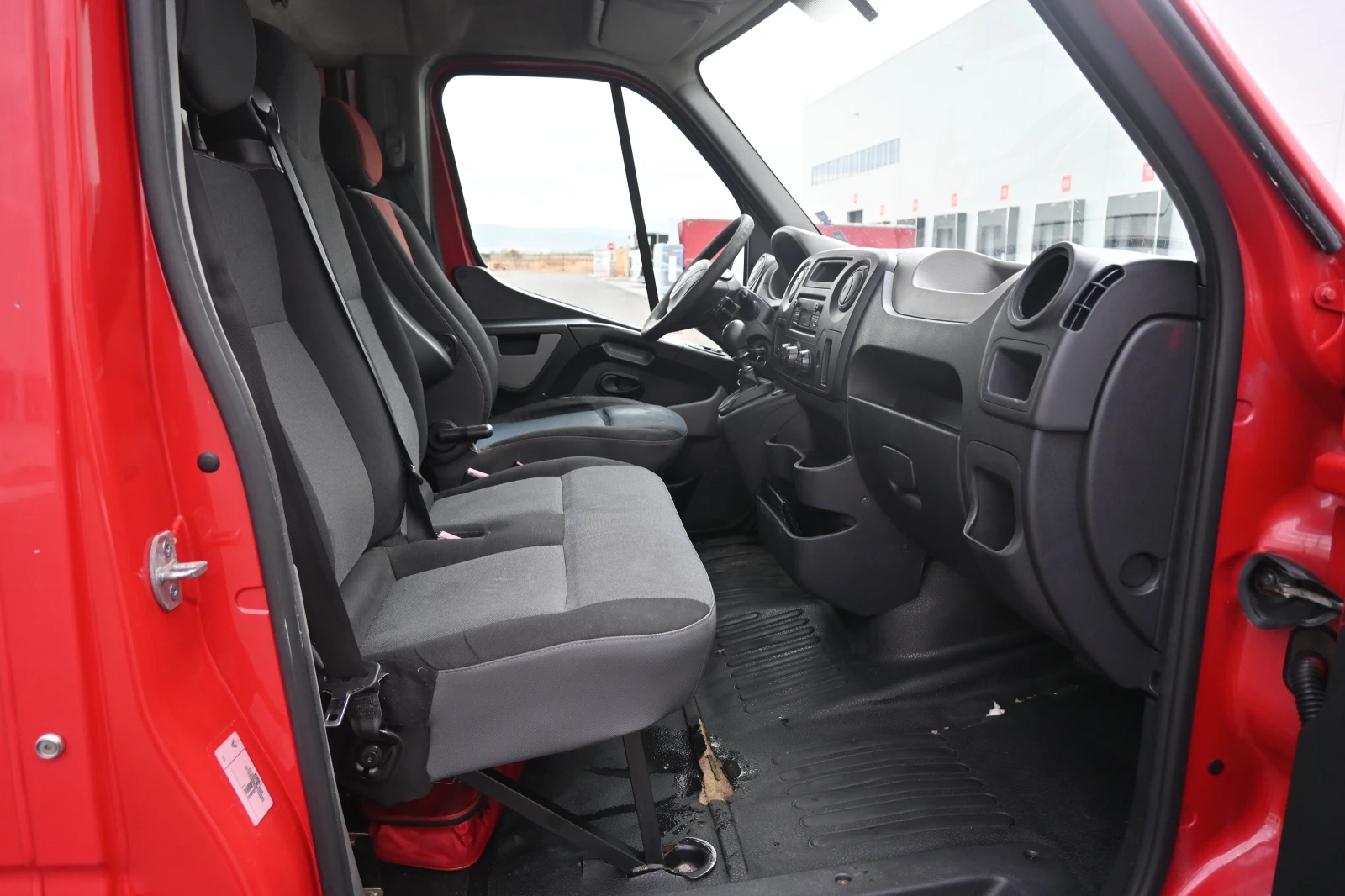Renault Master 2.3 dCi 125 L4, снимка 16 - Бусове и автобуси - 56496756