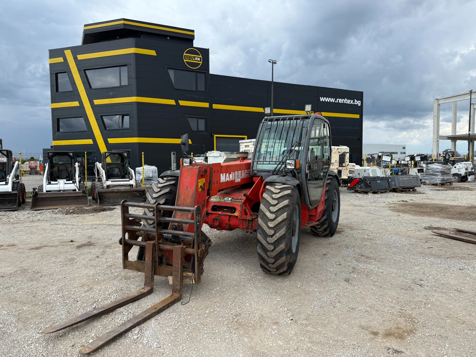 Телескопични товарачи Manitou MLT730-120 - изображение 2