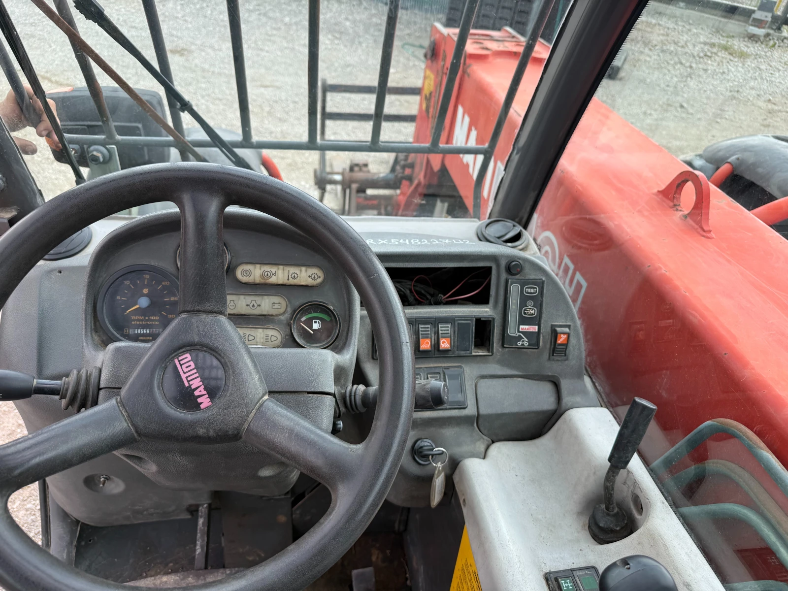 Телескопични товарачи Manitou MLT730-120 - изображение 9
