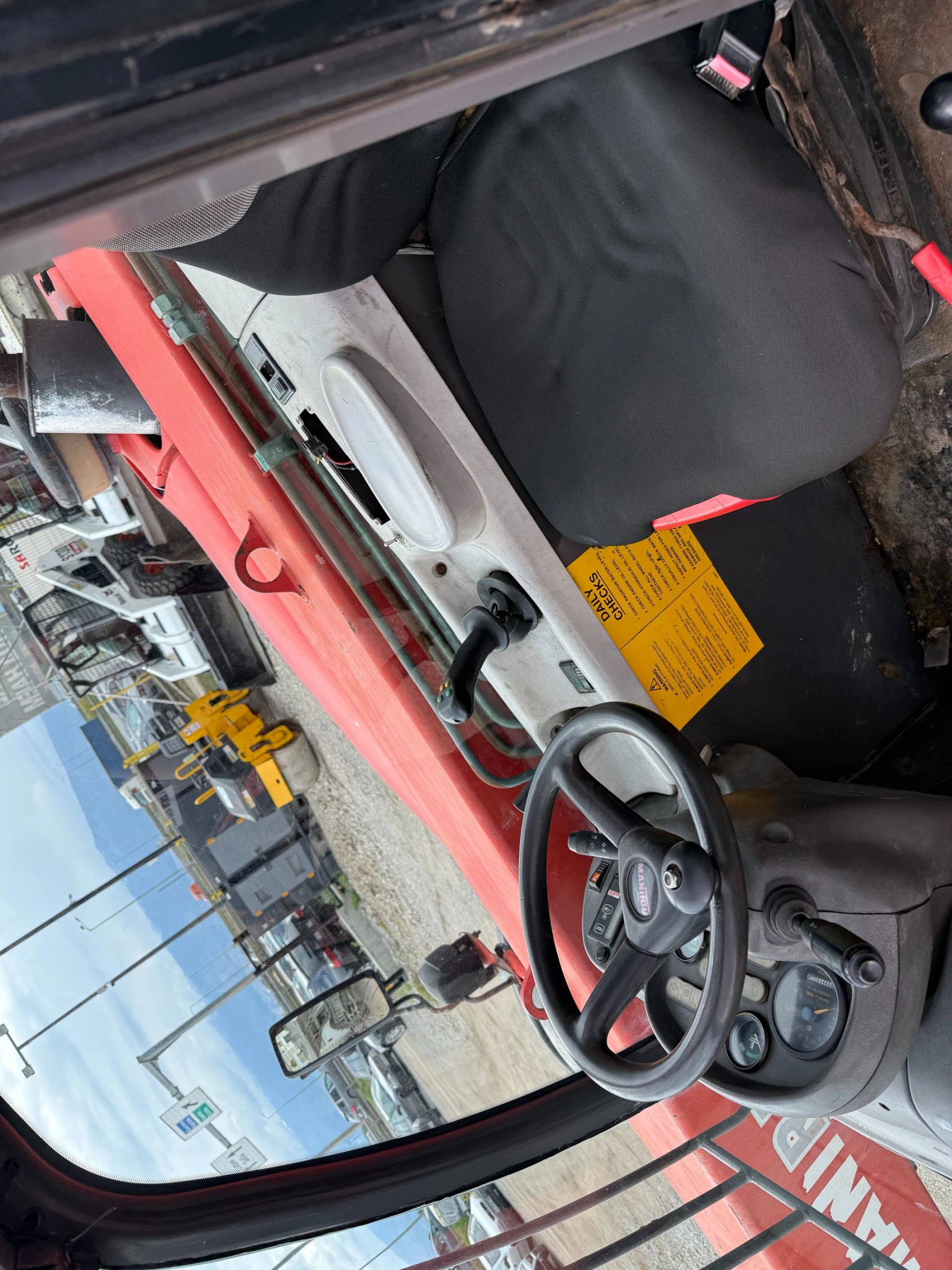Телескопични товарачи Manitou MLT730-120 - изображение 8