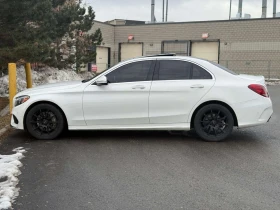 Mercedes-Benz C 400 * CARFAX * LEATHER | SUNROOF, снимка 9