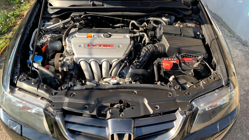 Honda Accord 2.4 I-VTEC, снимка 17 - Автомобили и джипове - 40120584