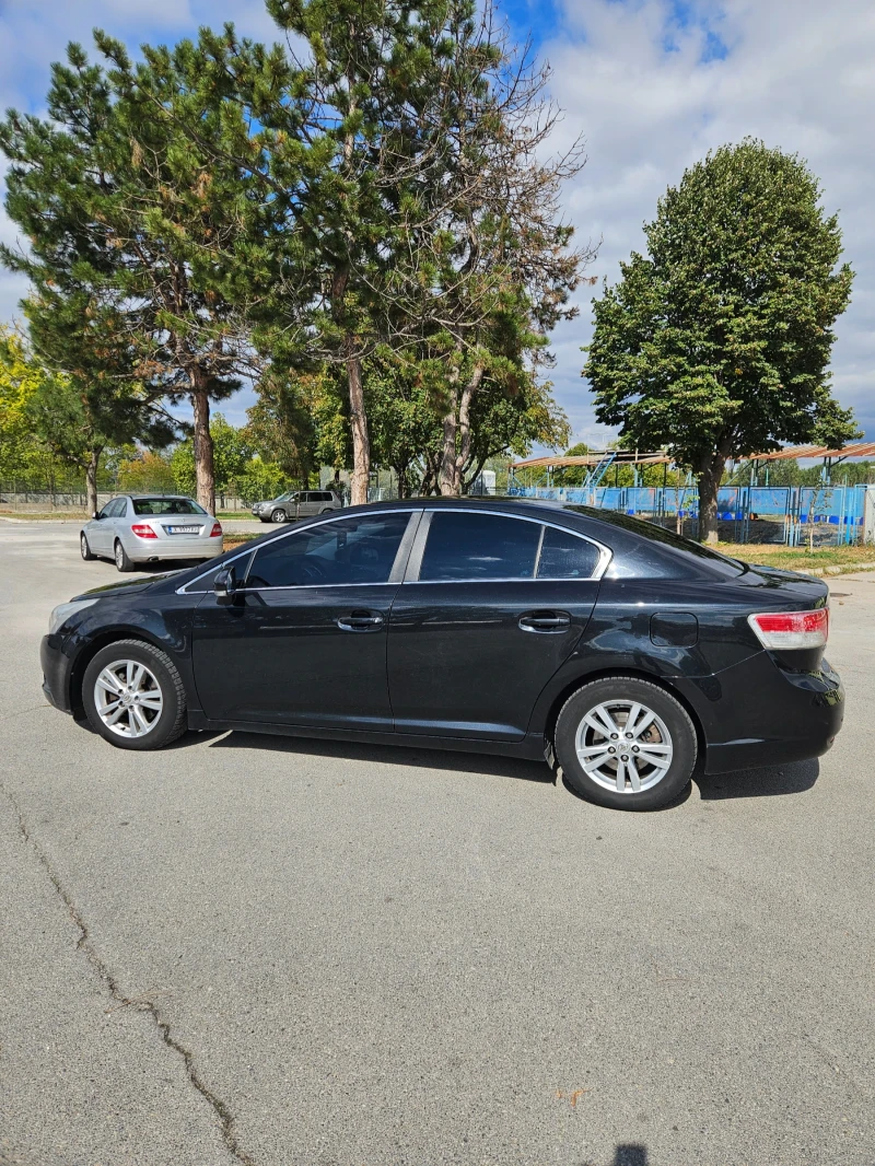 Toyota Avensis 1.8, снимка 6 - Автомобили и джипове - 47408324