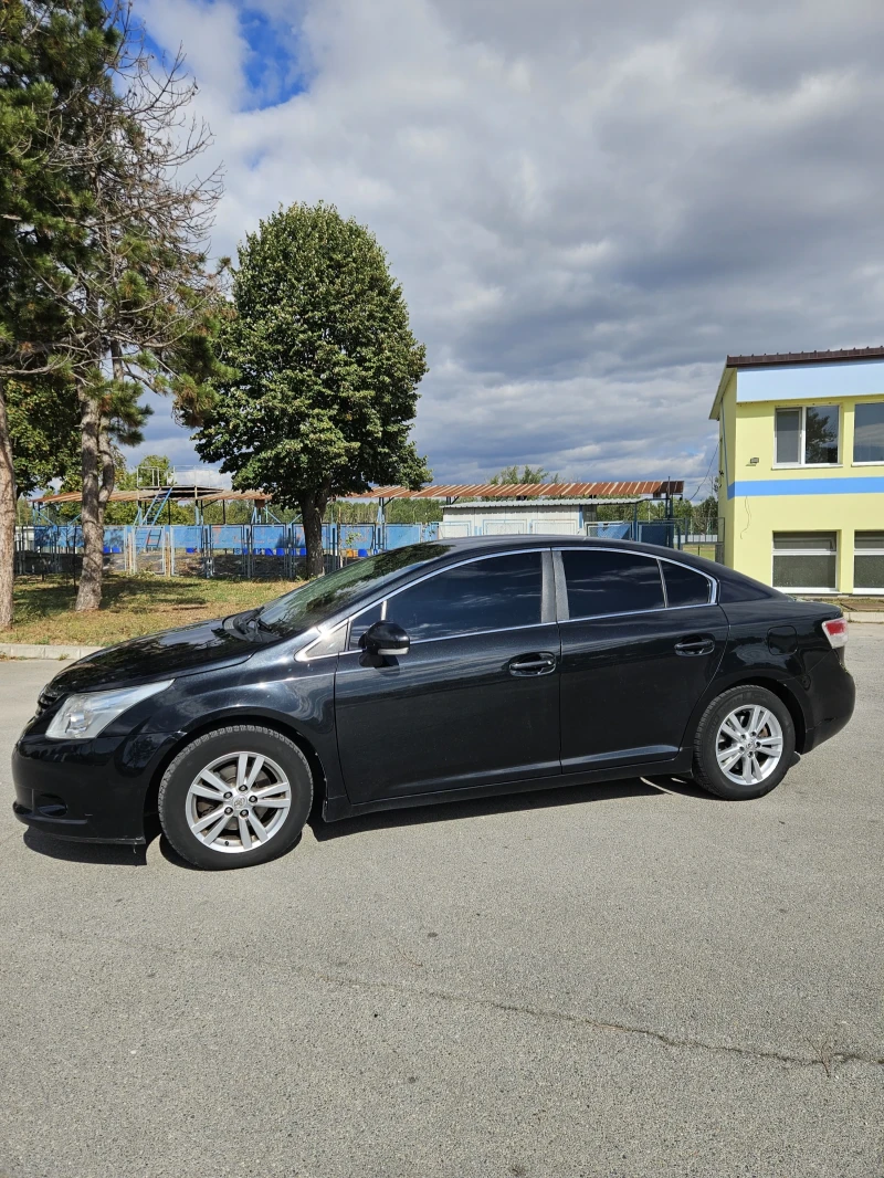 Toyota Avensis 1.8, снимка 4 - Автомобили и джипове - 47408324