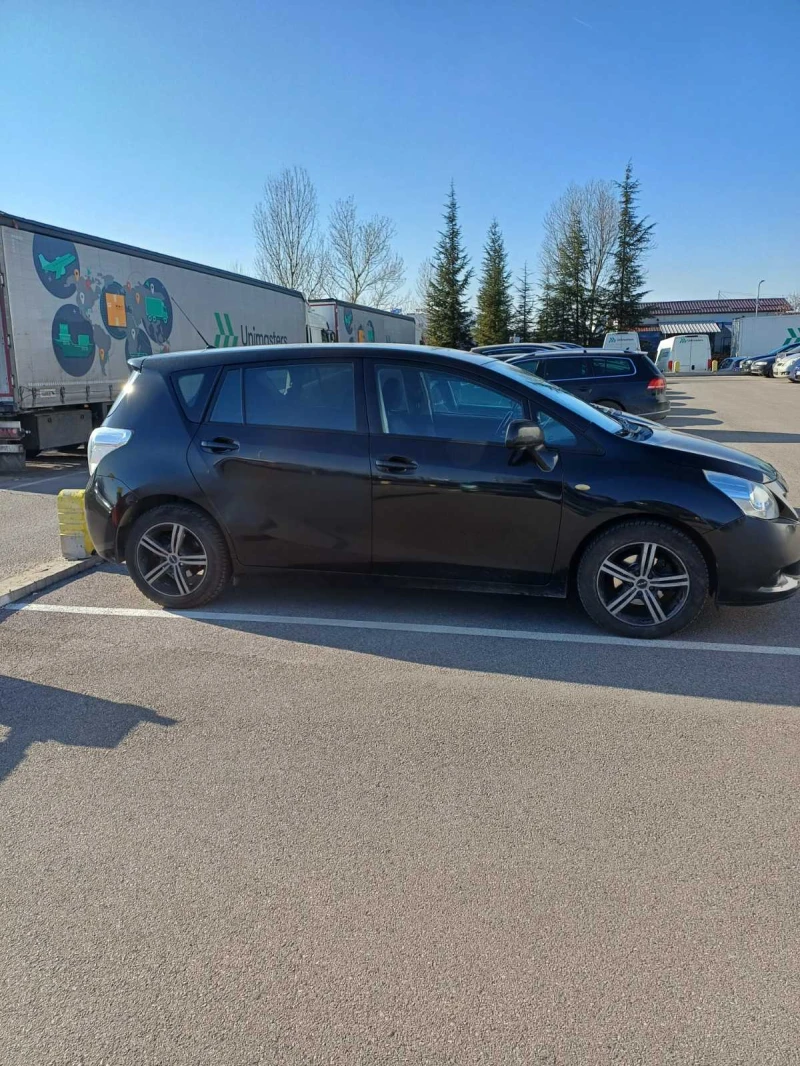 Toyota Verso, снимка 4 - Автомобили и джипове - 49084221