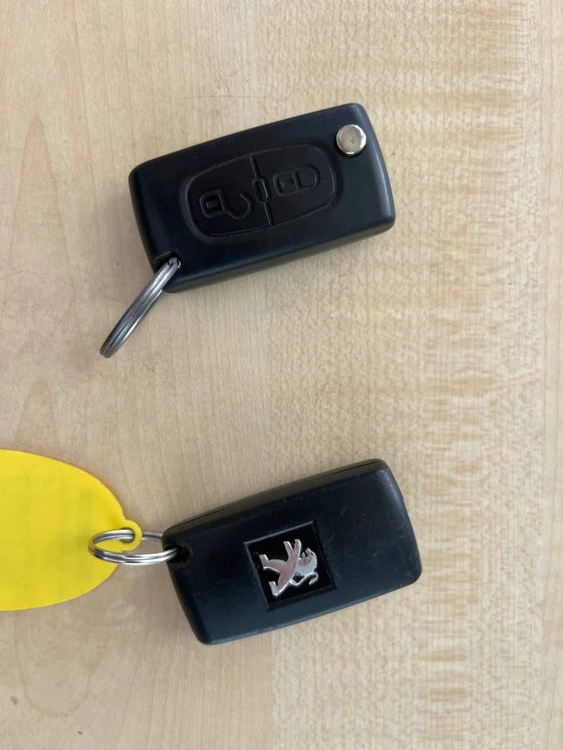 Peugeot 308 1.6 HDi, снимка 16 - Автомобили и джипове - 51678963