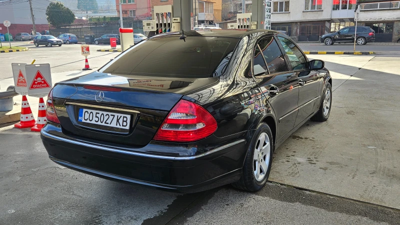 Mercedes-Benz E 220 2.2 Cdi Avtomat/Navigacia/Top sustoqnie, снимка 6 - Автомобили и джипове - 52843828