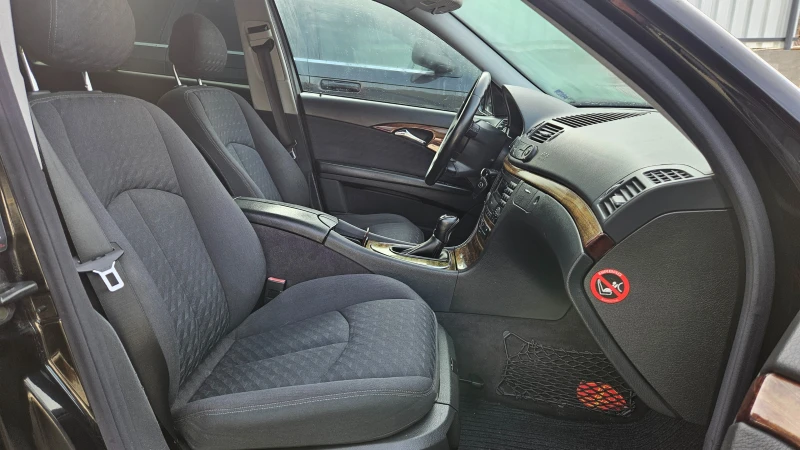 Mercedes-Benz E 220 2.2 Cdi Avtomat/Navigacia/Top sustoqnie, снимка 13 - Автомобили и джипове - 52843828