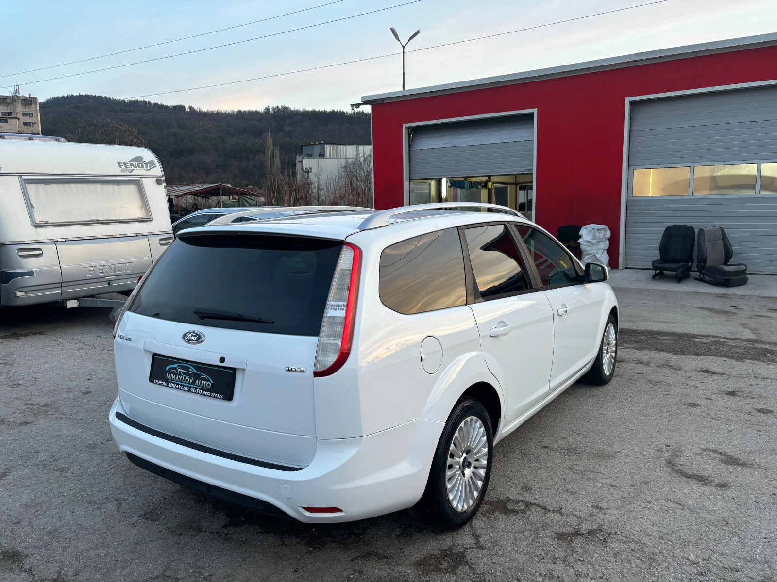Ford Focus 1.6TDCI KEYLESS= KLIMATRONIC= УНИКАТ - изображение 3