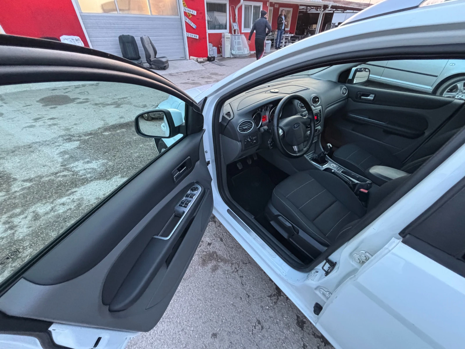Ford Focus 1.6TDCI KEYLESS= KLIMATRONIC= УНИКАТ - изображение 10