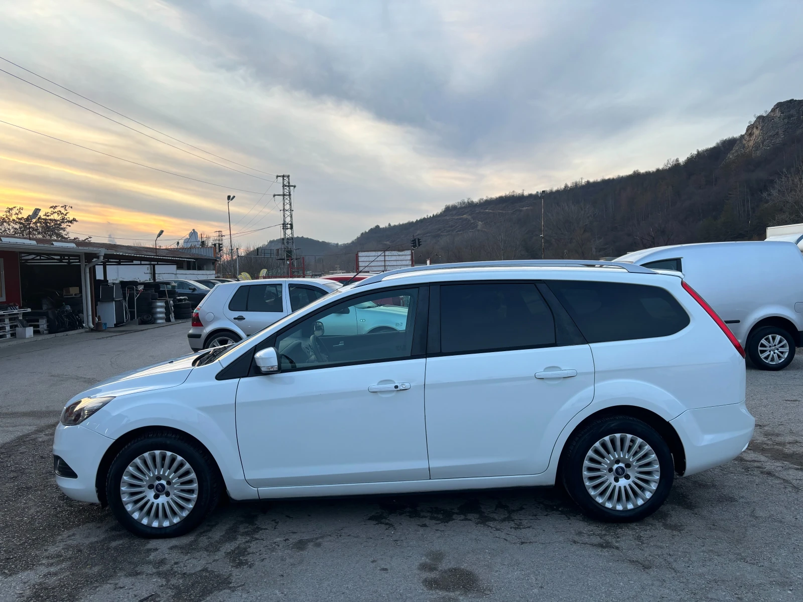 Ford Focus 1.6TDCI KEYLESS= KLIMATRONIC= УНИКАТ - изображение 6