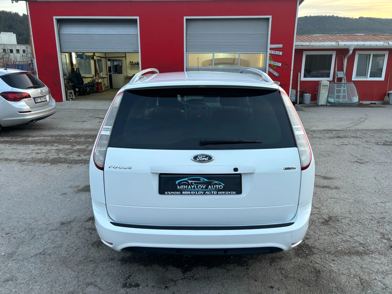 Ford Focus 1.6TDCI KEYLESS= KLIMATRONIC= УНИКАТ - изображение 4