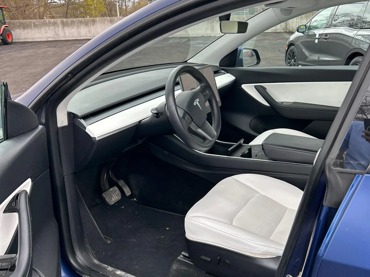 Tesla Model Y * LONG RANGE* * АвтоКредит*  - изображение 4