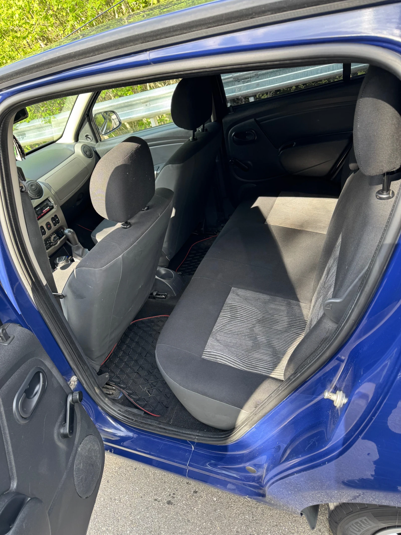 Dacia Sandero 1.2-16v LPG KLIMA - изображение 8
