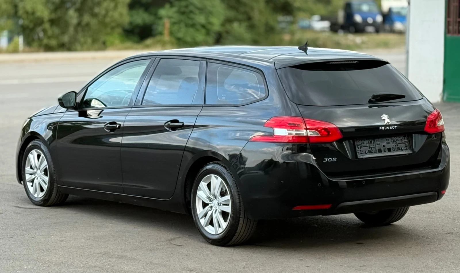Peugeot 308 1.6HDi 92кс * Навигация* * Панорама* * Камера*  - изображение 4