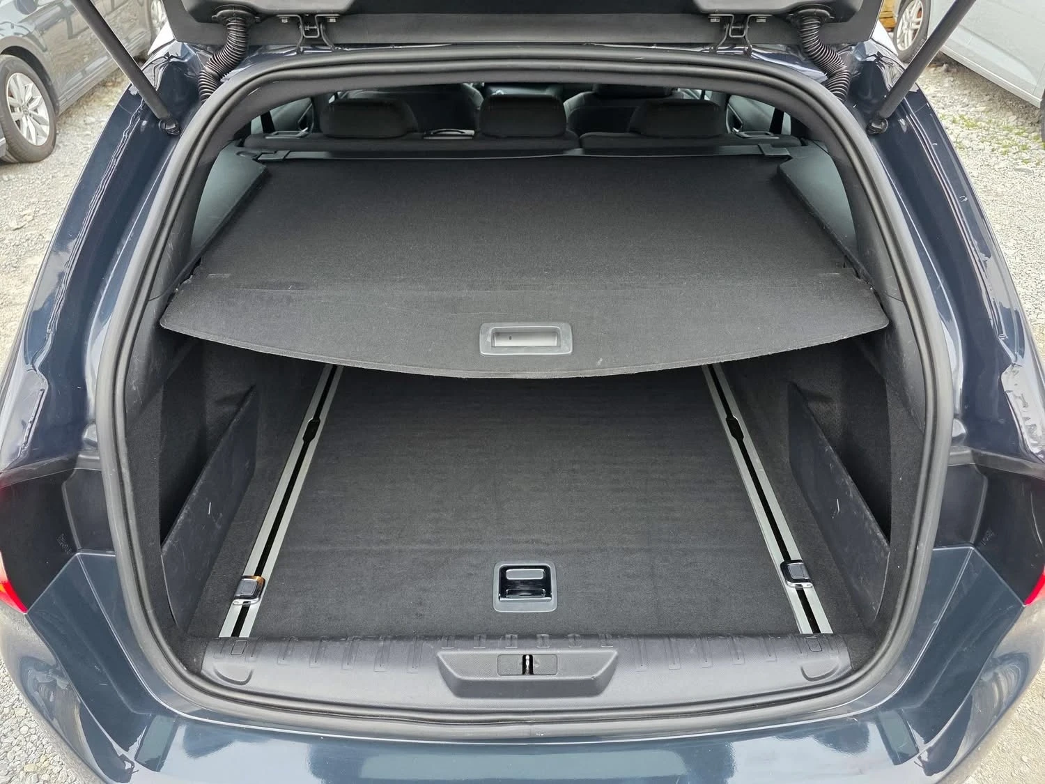 Peugeot 308 GT-LINE 1.5HDI 130K.C./НАВИ/КАР ПЛЕЙ/ЛЕД, снимка 16 - Автомобили и джипове - 54086097