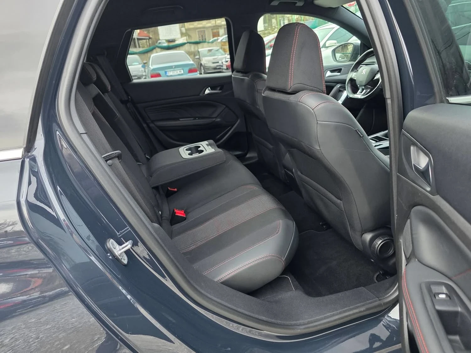 Peugeot 308 GT-LINE 1.5HDI 130K.C./НАВИ/КАР ПЛЕЙ/ЛЕД, снимка 10 - Автомобили и джипове - 54086097