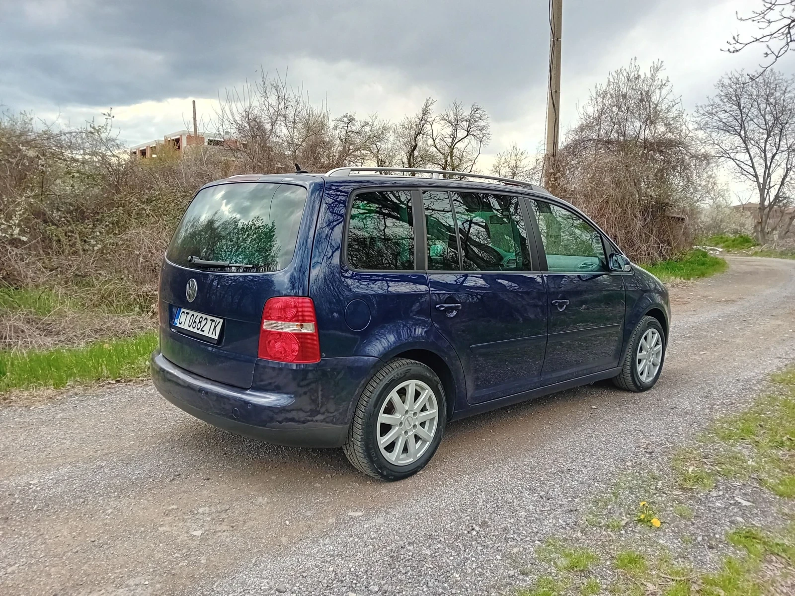 VW Touran 1.6 БЕНЗИН, снимка 7 - Автомобили и джипове - 54151871