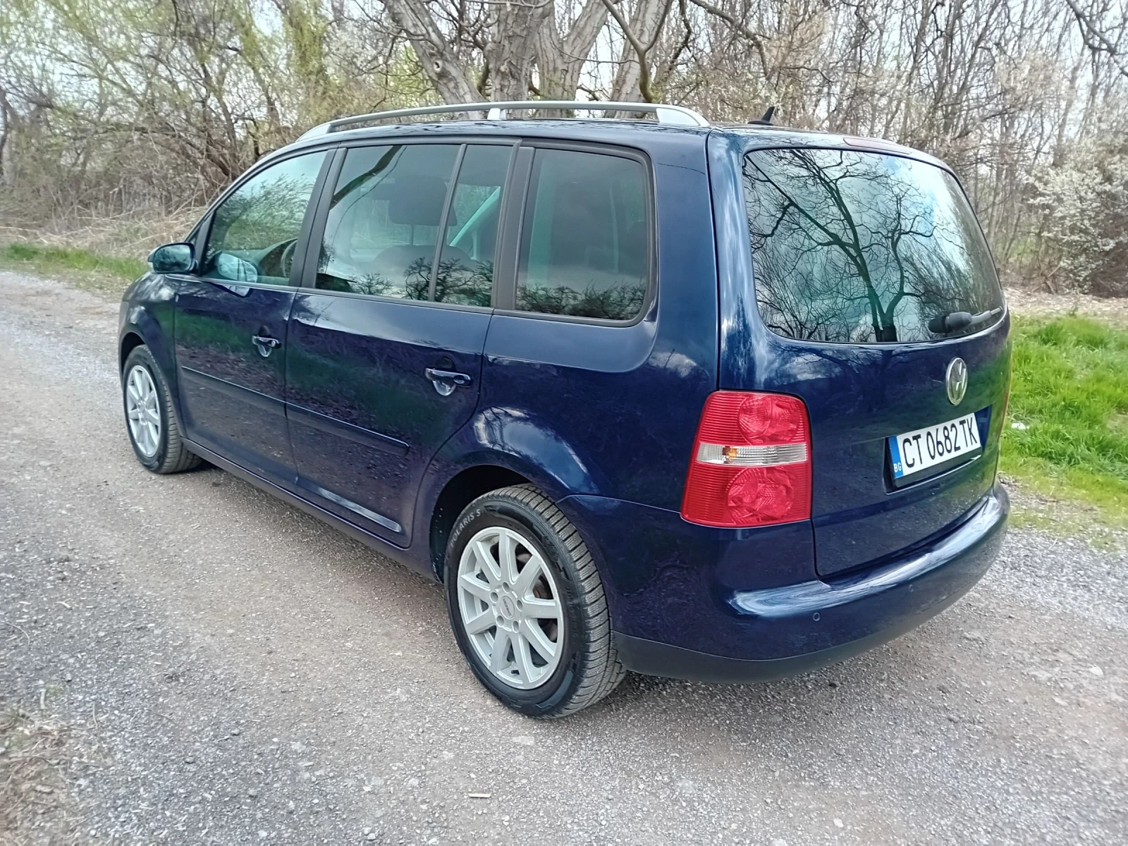 VW Touran 1.6 БЕНЗИН, снимка 6 - Автомобили и джипове - 54151871