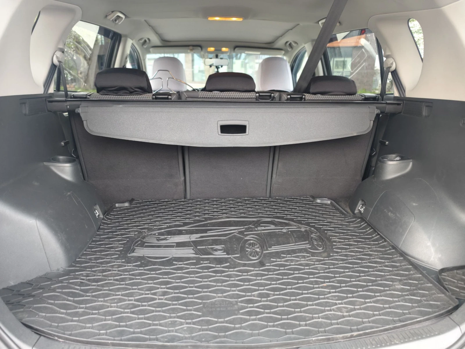 Toyota Verso, снимка 13 - Автомобили и джипове - 54255928