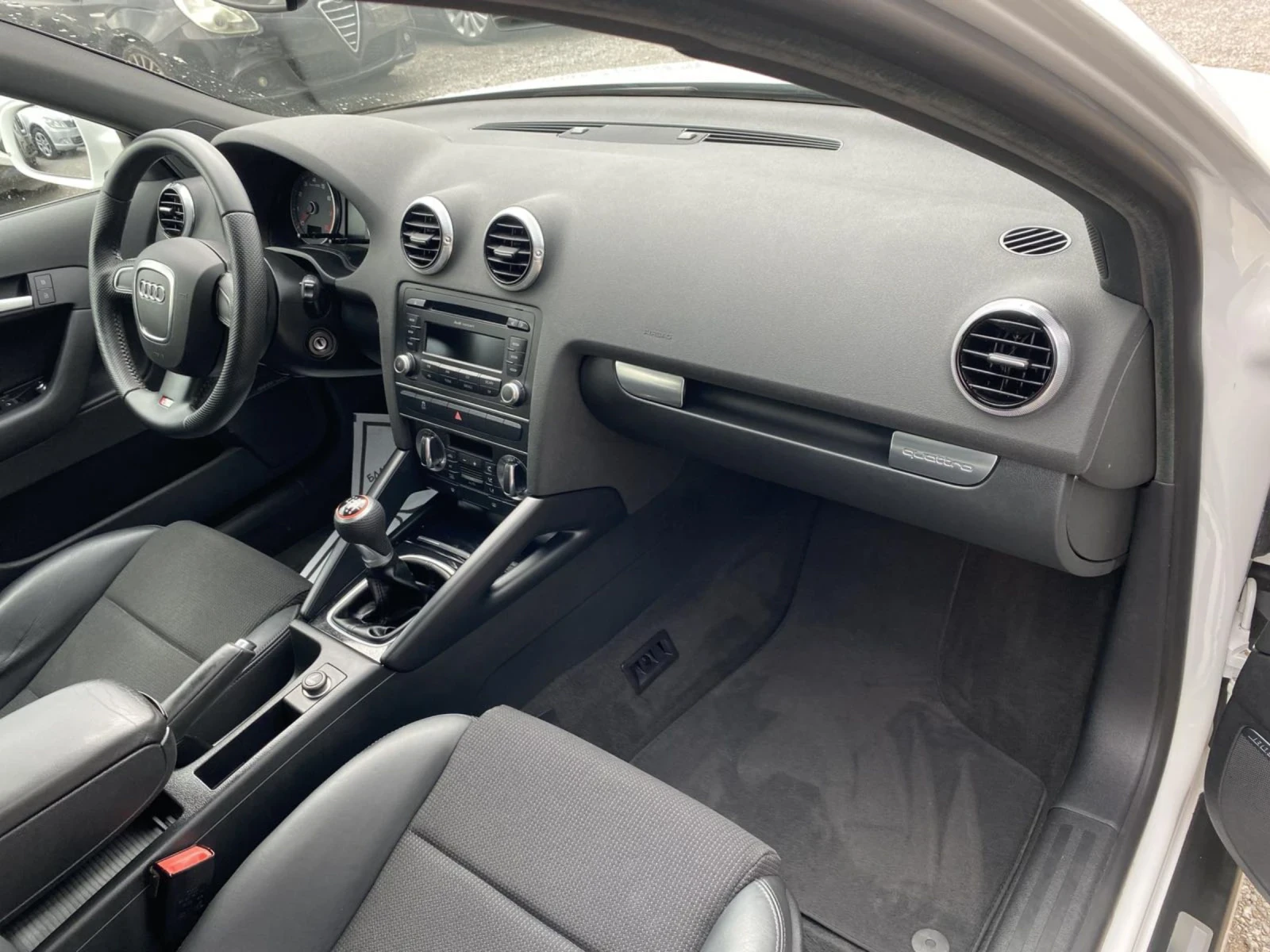 Audi A3 1.8TFSI S-LINE 4X4, снимка 8 - Автомобили и джипове - 54627243