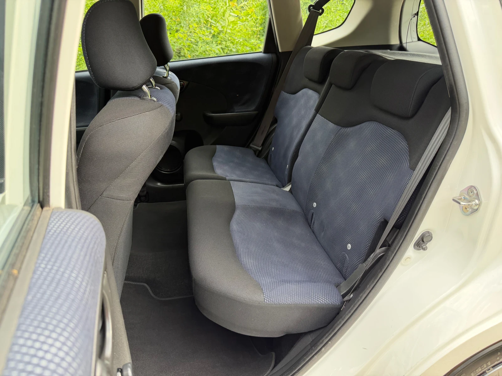 Honda Jazz 1.2i ГАЗ.ИНЖ 90кс 2-ключа Без Ръжди , снимка 9 - Автомобили и джипове - 54946897
