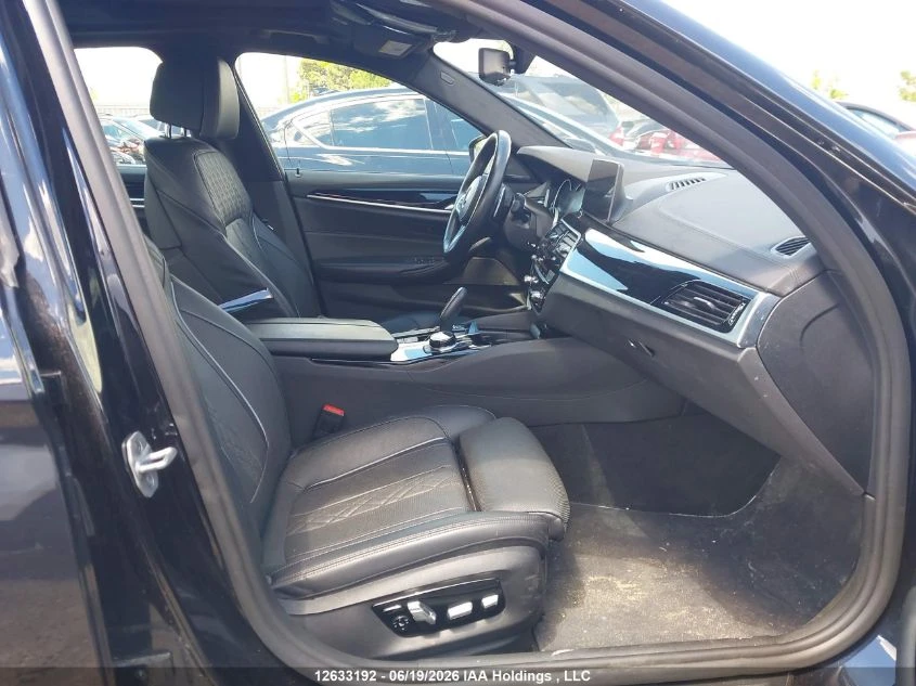 BMW 550 * M PACK* 360* Ambient Light* Head-up* ПОДГРЕВ* , снимка 7 - Автомобили и джипове - 55050796