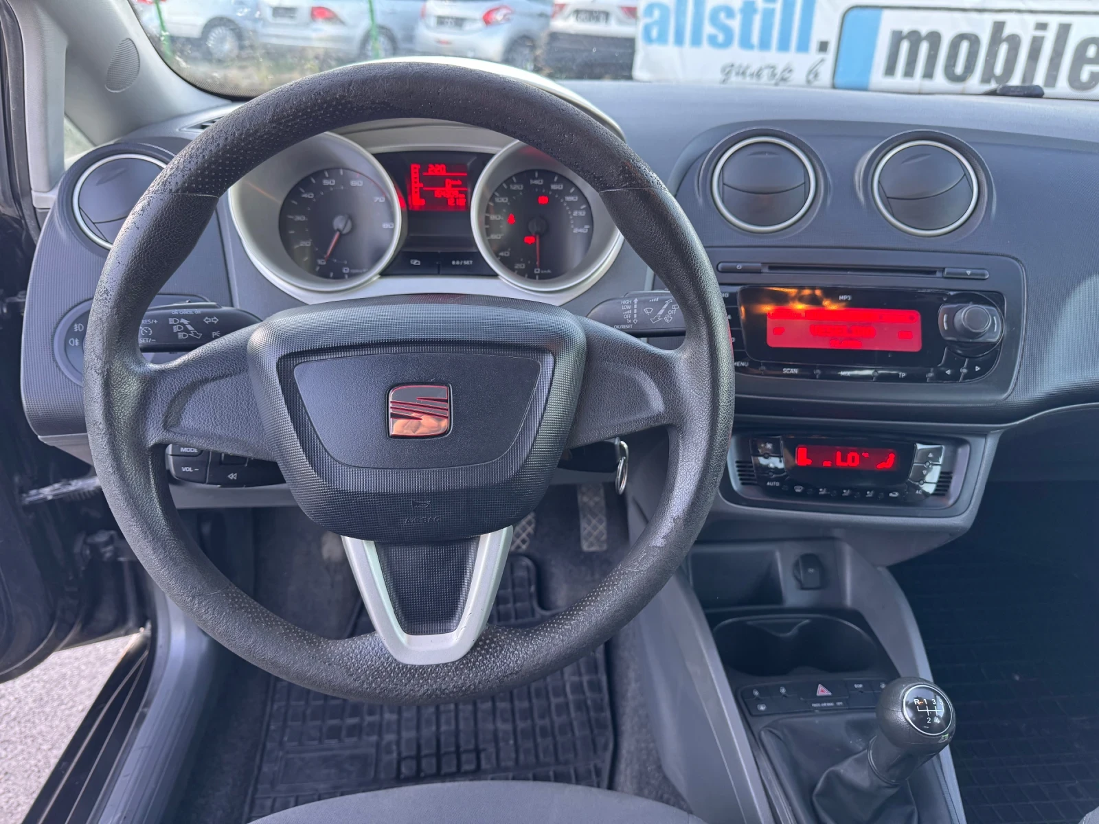 Seat Ibiza 1.2i, снимка 6 - Автомобили и джипове - 56215557