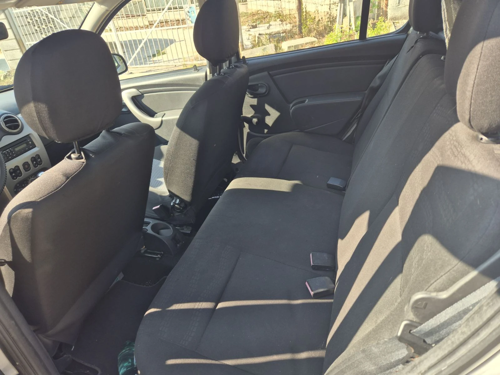 Dacia Sandero 1.5 DCI, снимка 7 - Автомобили и джипове - 56344576