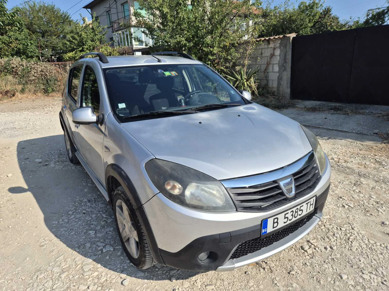 Dacia Sandero 1.5 DCI, снимка 4 - Автомобили и джипове - 56344576