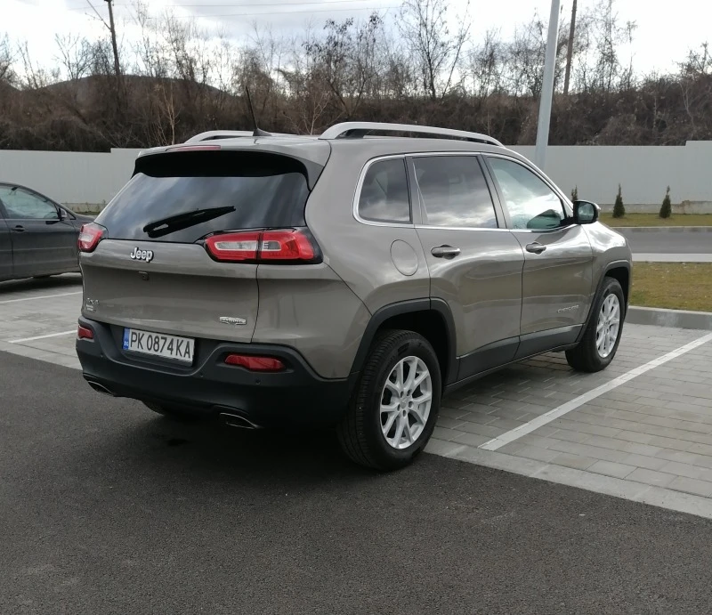 Jeep Cherokee 3.2 LATITUDE , снимка 4 - Автомобили и джипове - 46323941