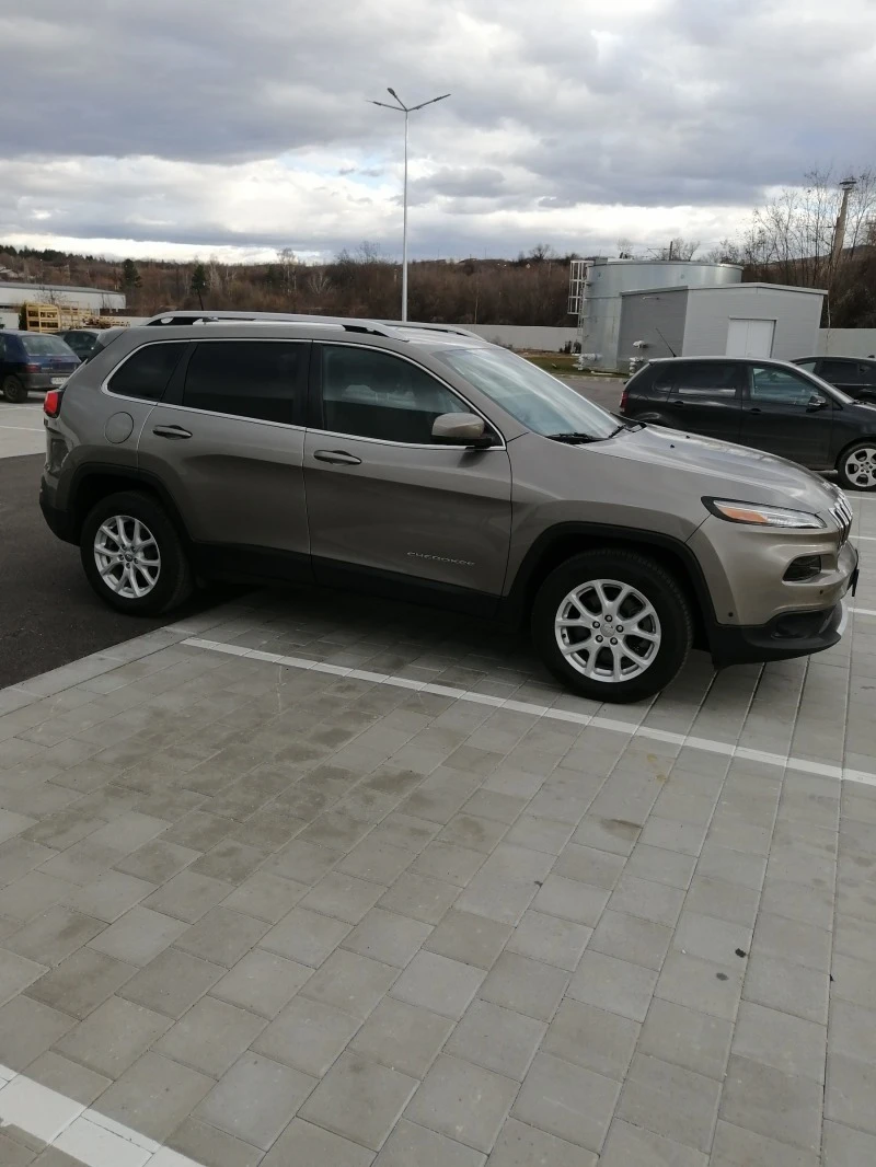 Jeep Cherokee 3.2 LATITUDE , снимка 3 - Автомобили и джипове - 46323941