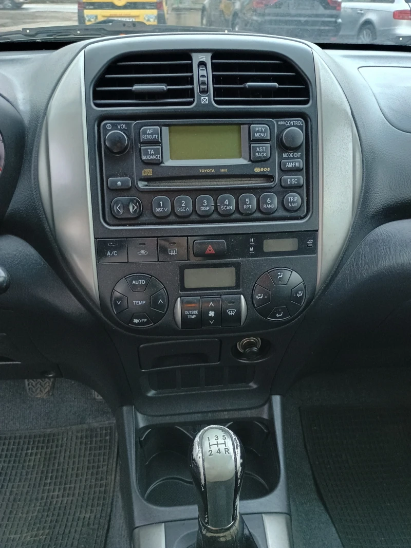 Toyota Rav4 2.0, снимка 11 - Автомобили и джипове - 49318672