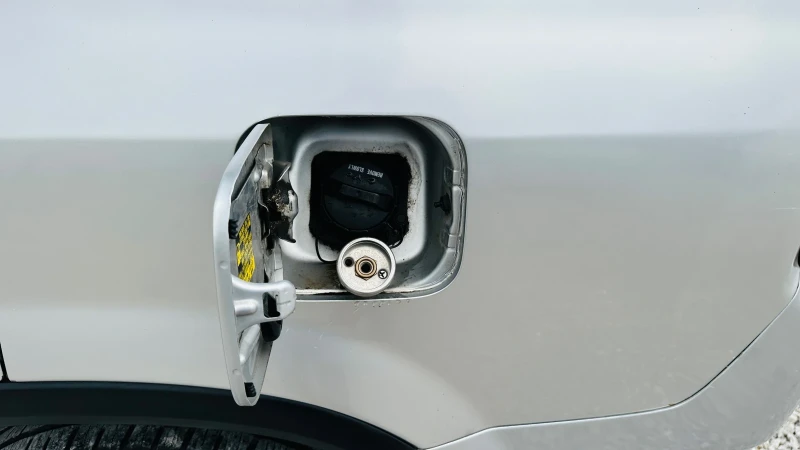 Honda Cr-v 2.0i-150кс 4x4 газ-автомат-Италия, снимка 14 - Автомобили и джипове - 51023412