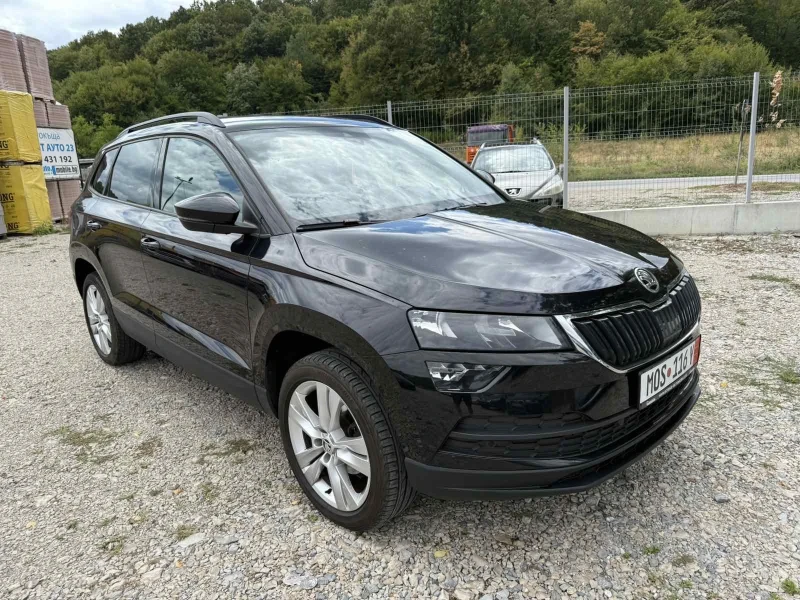 Skoda Karoq 1.6 TDI НАПЪЛНО ОБСЛУЖЕНА, снимка 3 - Автомобили и джипове - 51570961