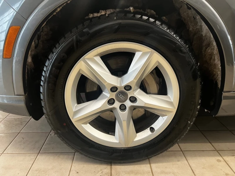 Audi Q7 Technik  CARFAX, снимка 7 - Автомобили и джипове - 53152453