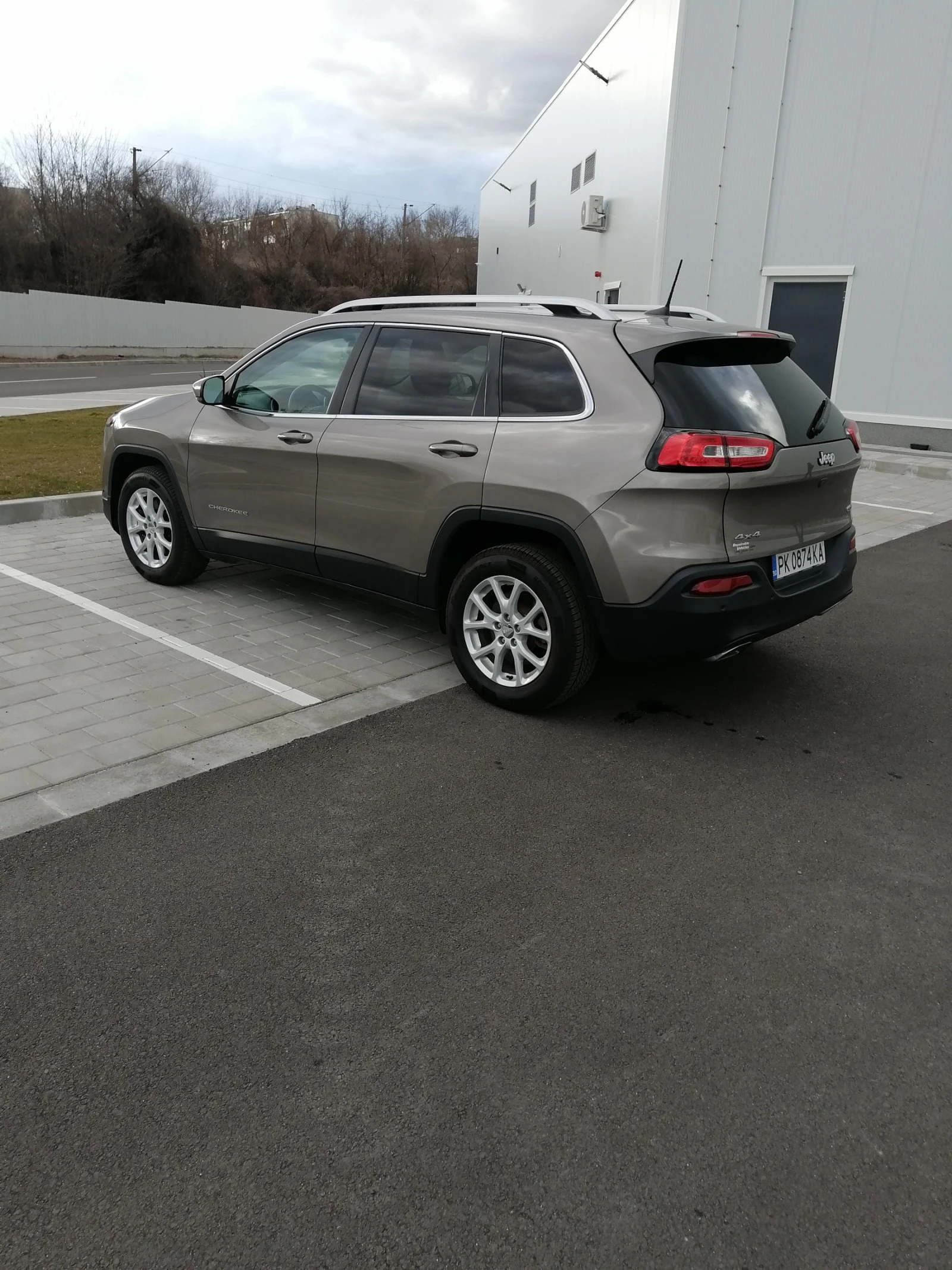 Jeep Cherokee 3.2 LATITUDE  - изображение 5