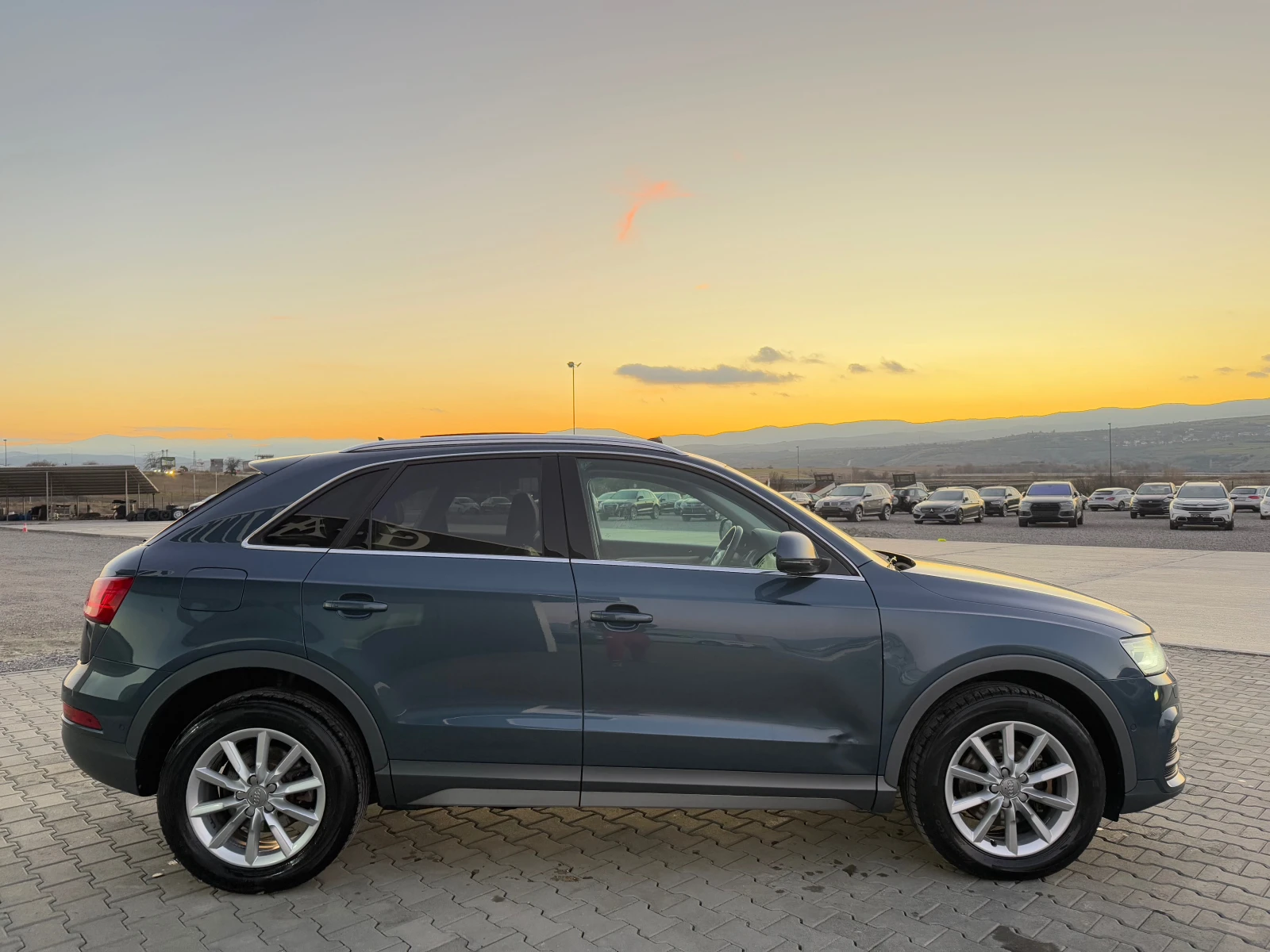 Audi Q3 2.0TDI 150 ks Собствен лизинг !!  - изображение 4